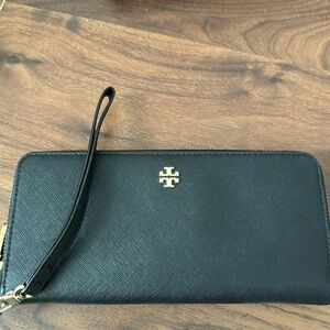 Tory Burch continental zip wallet
